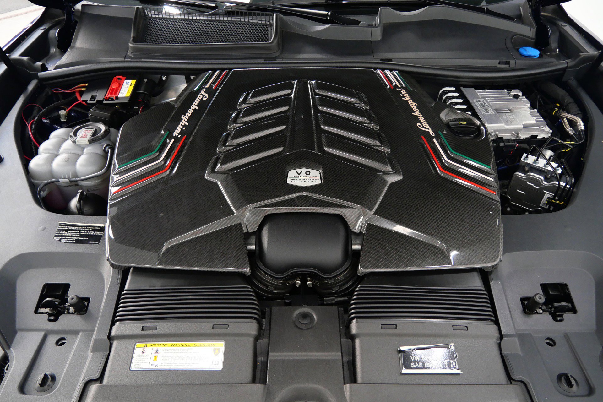Used 2022 Lamborghini Urus AWD/4WD image 12