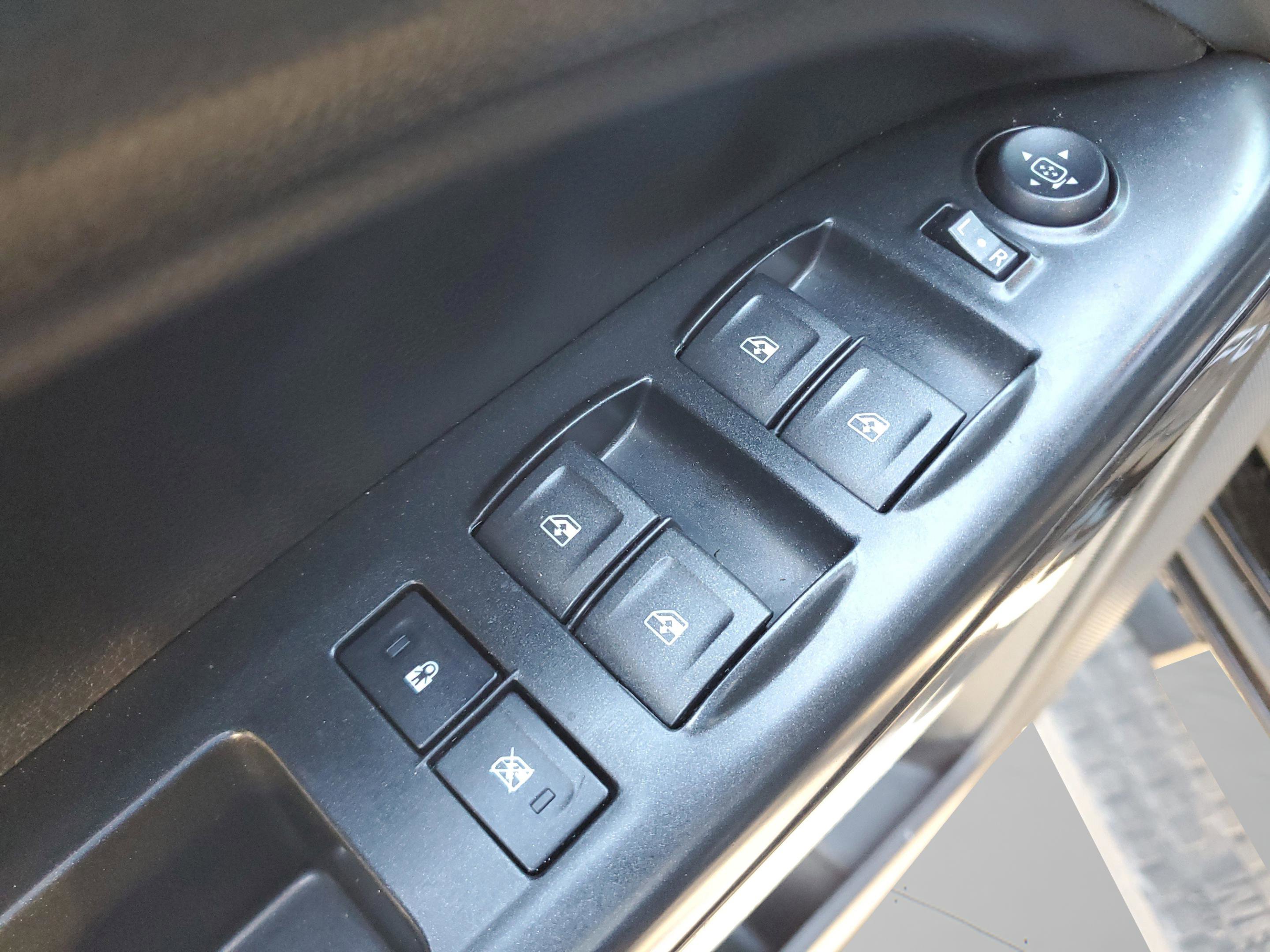 Used 2015 GMC Canyon SLE w/ SLE Convenience Package image 18