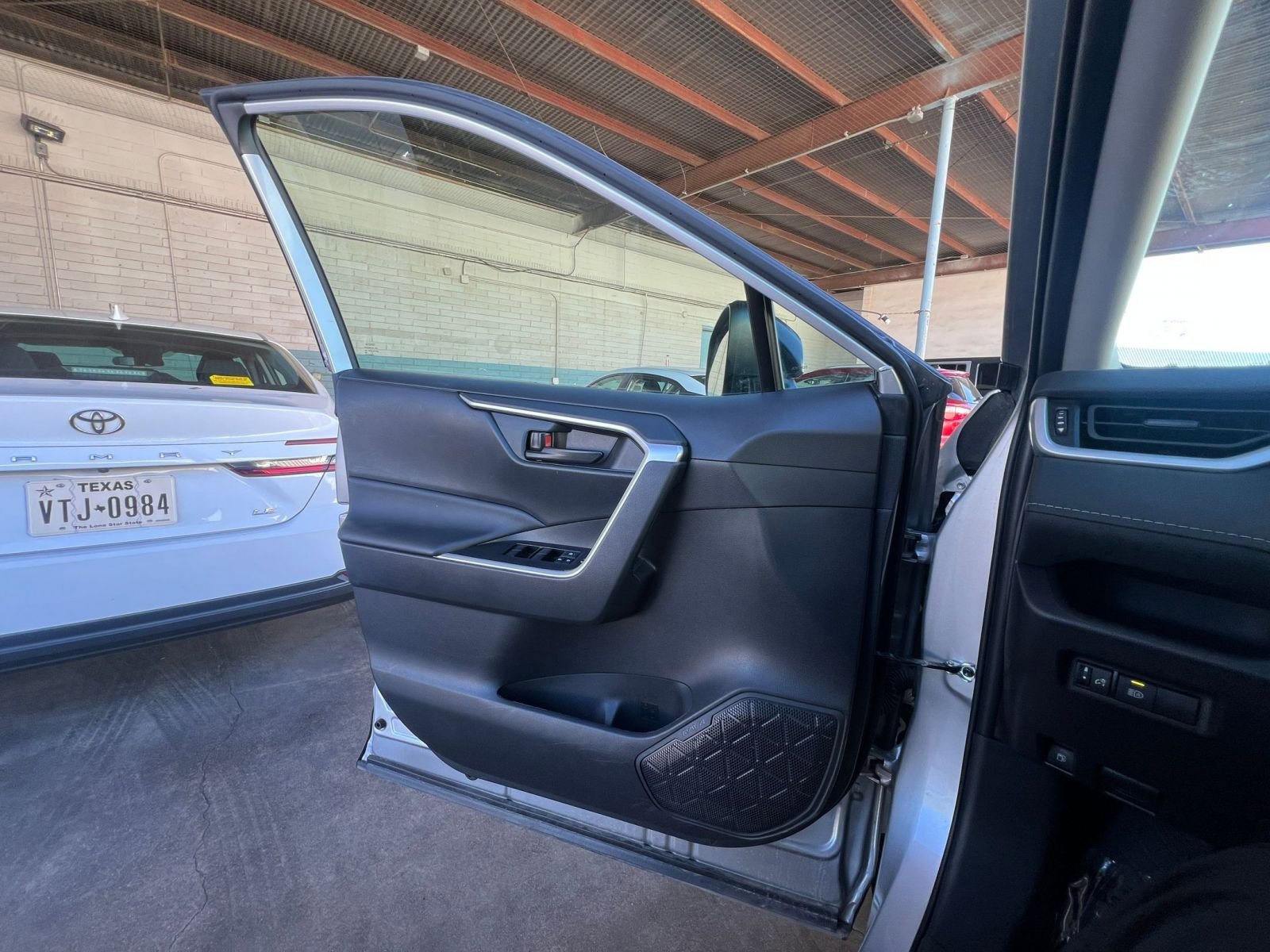 Used 2025 Toyota RAV4 LE image 20