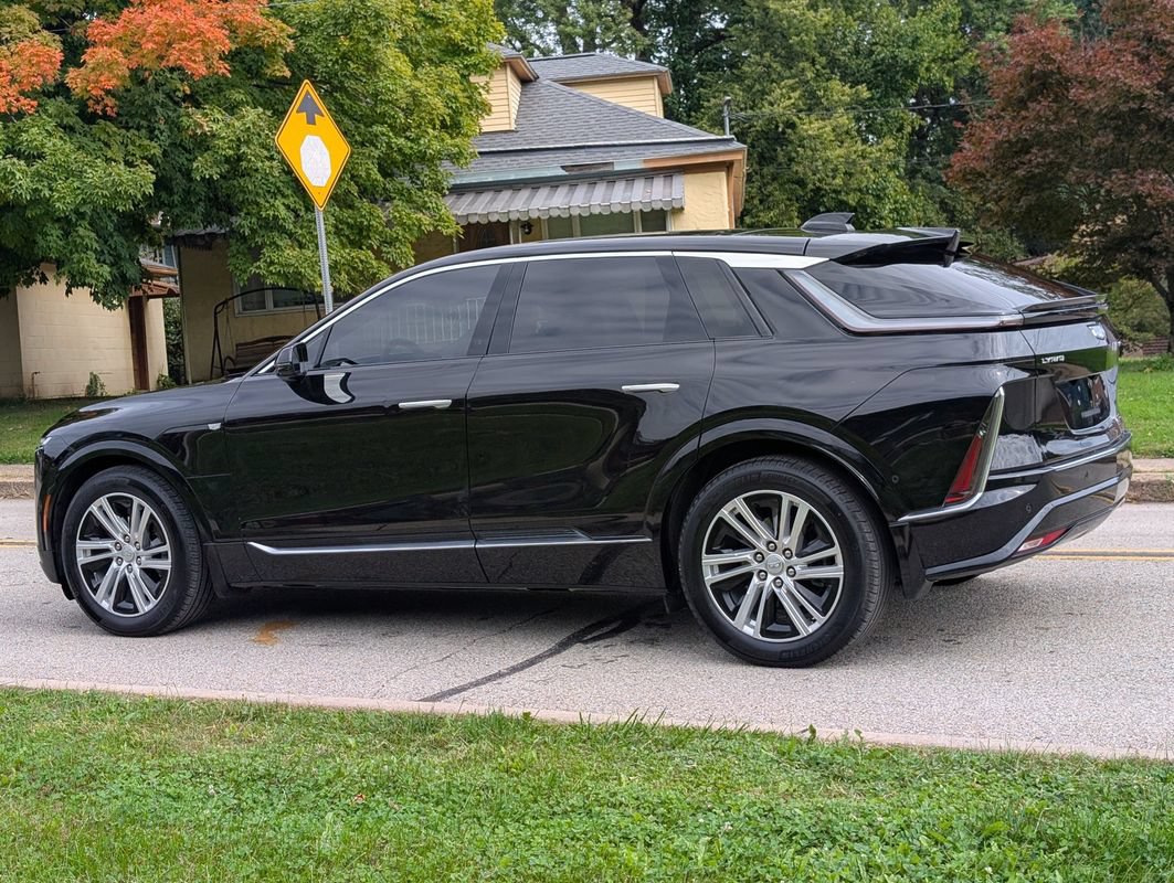 Used 2024 Cadillac Lyriq Tech w/ Driver Assist Package AWD/4WD image 13