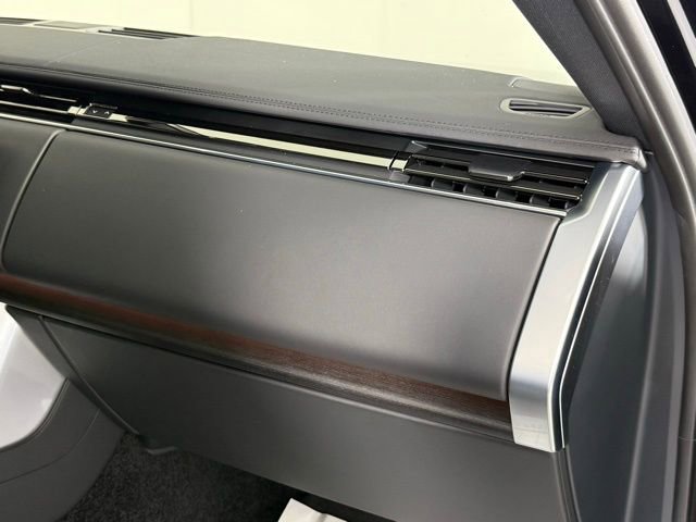 New 2025 Land Rover Range Rover SE image 33