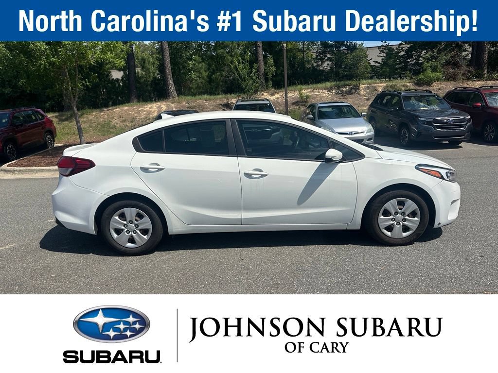 Used 2017 Kia Forte LX FWD image 3