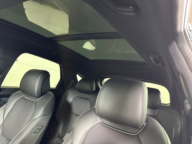 Used 2024 Genesis GV70 3.5T Sport image 12