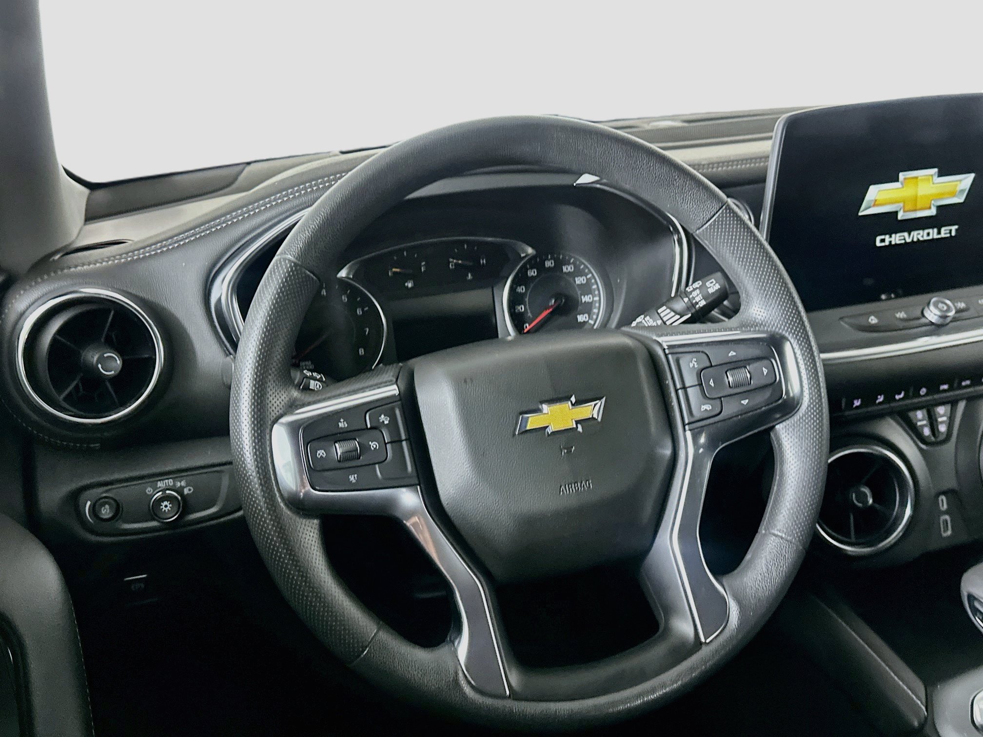 Used 2026 Chevrolet Blazer LT FWD image 18
