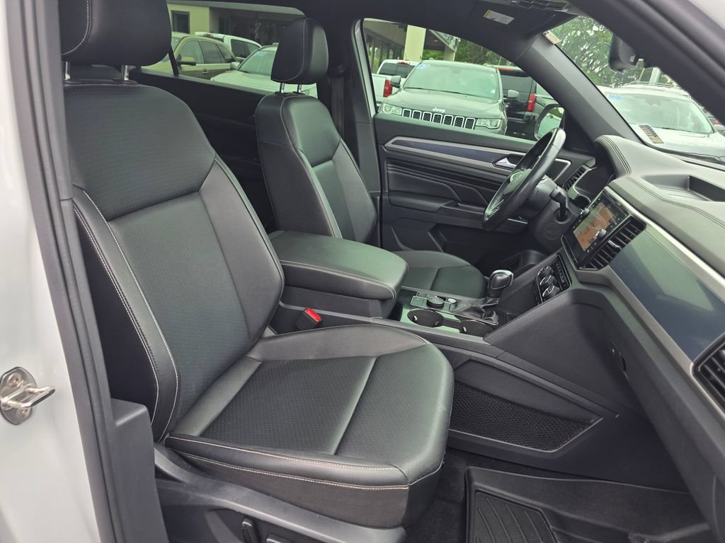 Used 2020 Volkswagen Atlas Cross Sport SEL R-Line AWD/4WD image 25