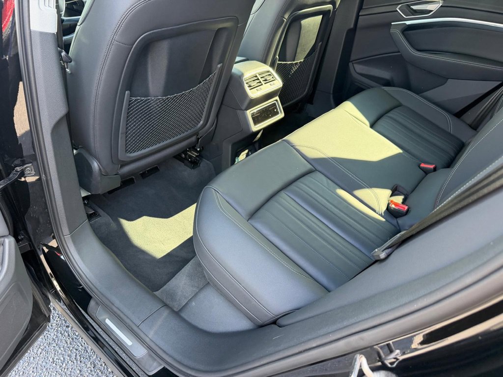 Used 2022 Audi e-tron Premium w/ Towing Package AWD/4WD image 21