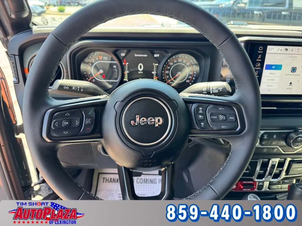 Used 2025 Jeep Gladiator Mojave w/ Convenience Group AWD/4WD image 21