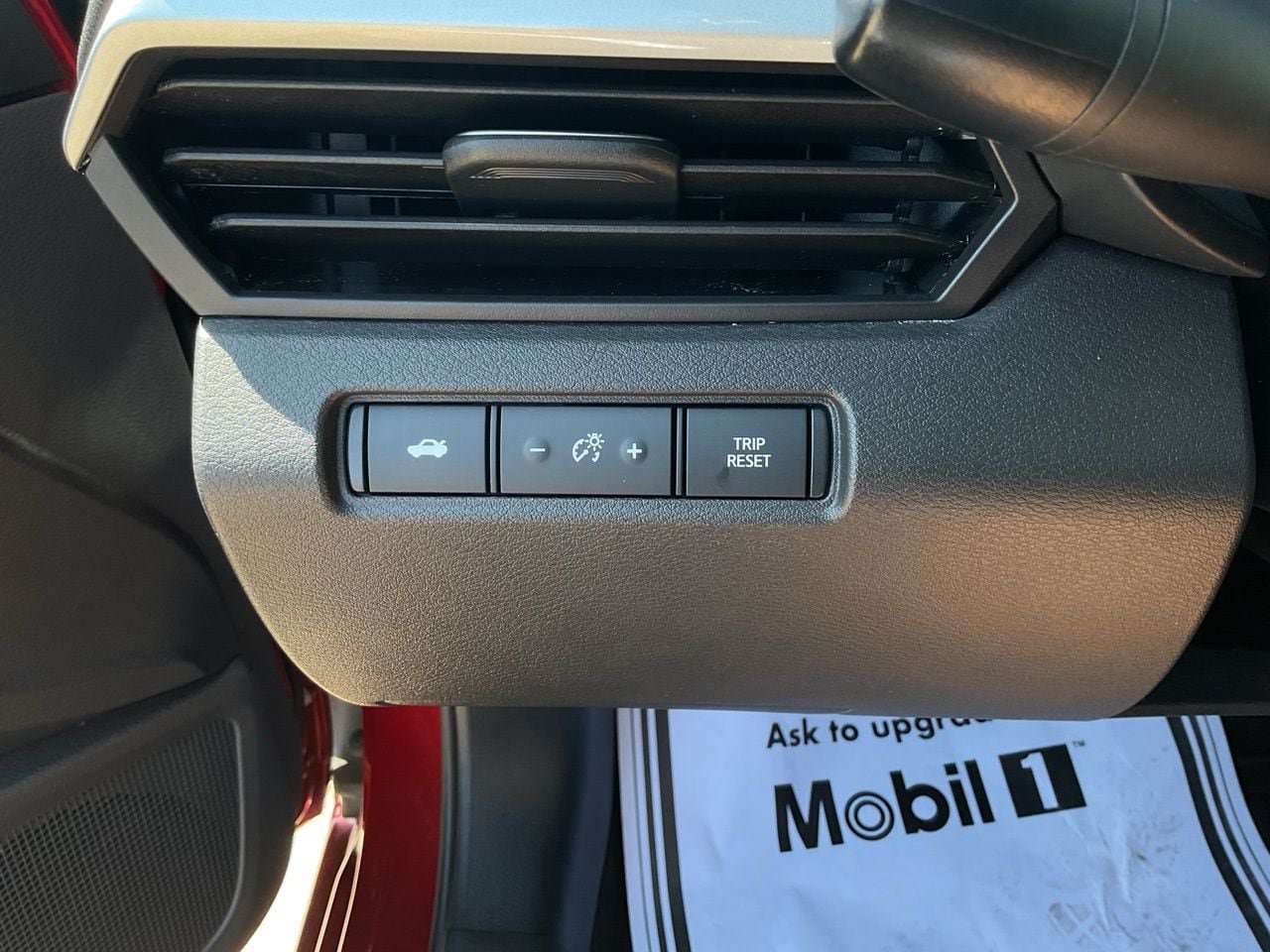 Used 2025 Nissan Altima 2.5 SV FWD image 19