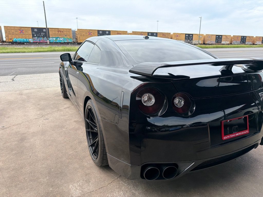 Used 2010 Nissan GT-R Premium AWD/4WD image 29