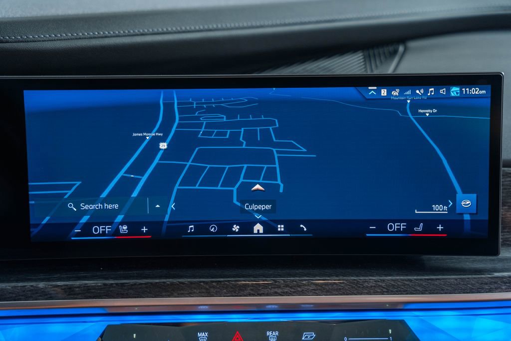 Used 2025 BMW 750e xDrive image 22