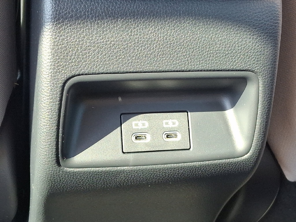 Used 2027 Toyota Corolla LE FWD image 11