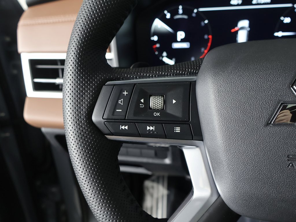 New 2026 Mitsubishi Outlander SEL image 41