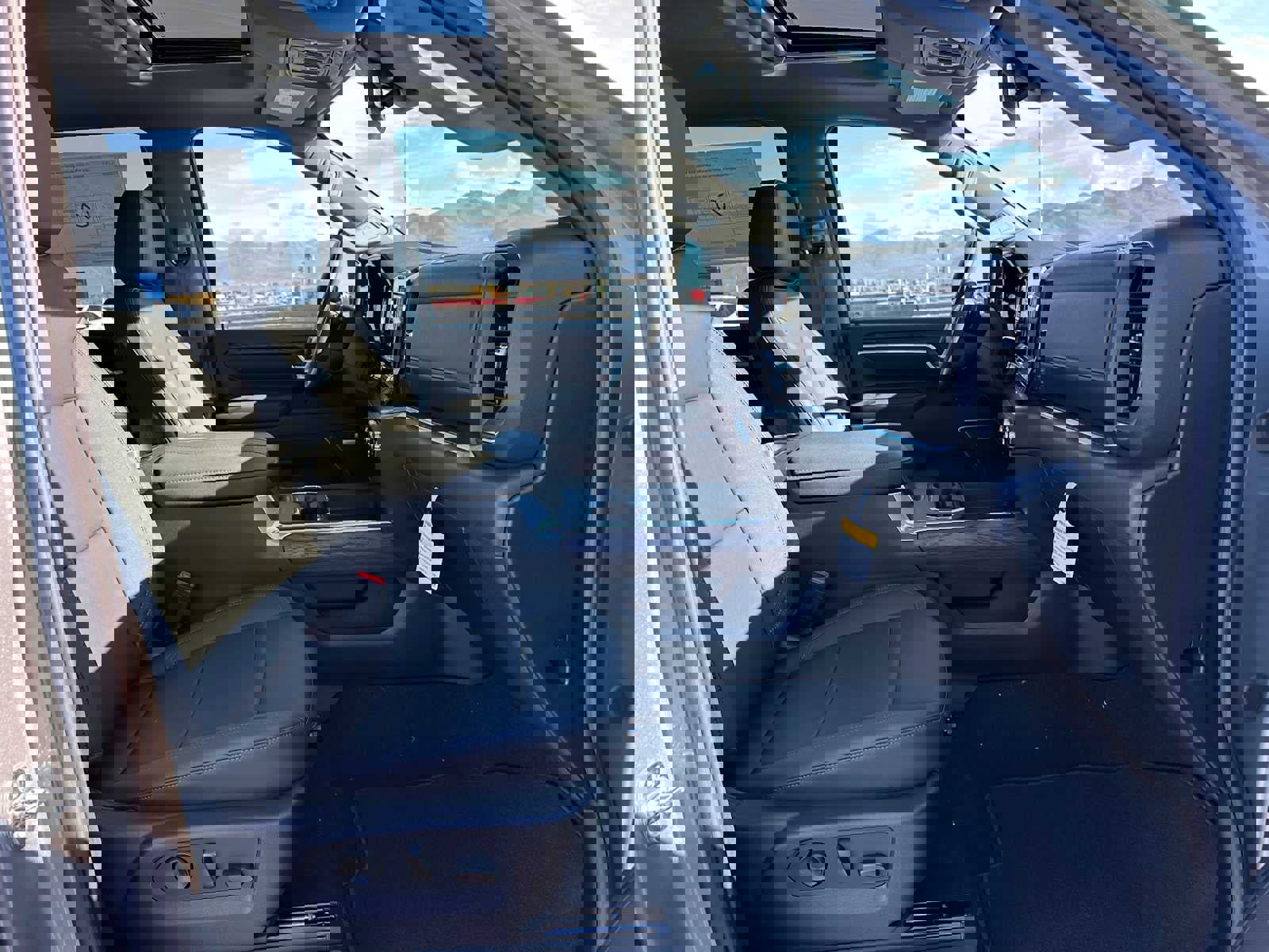 New 2026 GMC Sierra 2500 SLT w/ SLT Convenience Package image 10