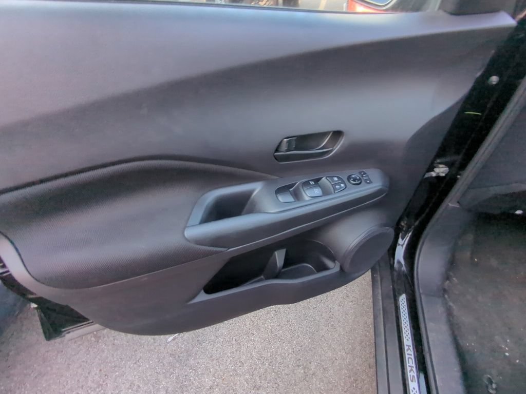 Used 2024 Nissan Kicks S FWD image 8