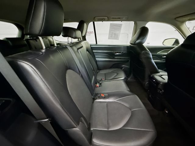 Used 2024 Toyota Grand Highlander AWD image 28