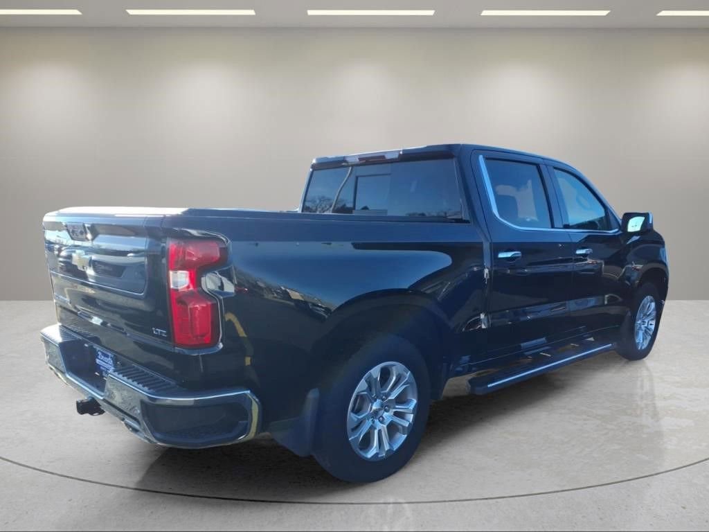 Used 2024 Chevrolet Silverado 1500 LTZ AWD/4WD image 3