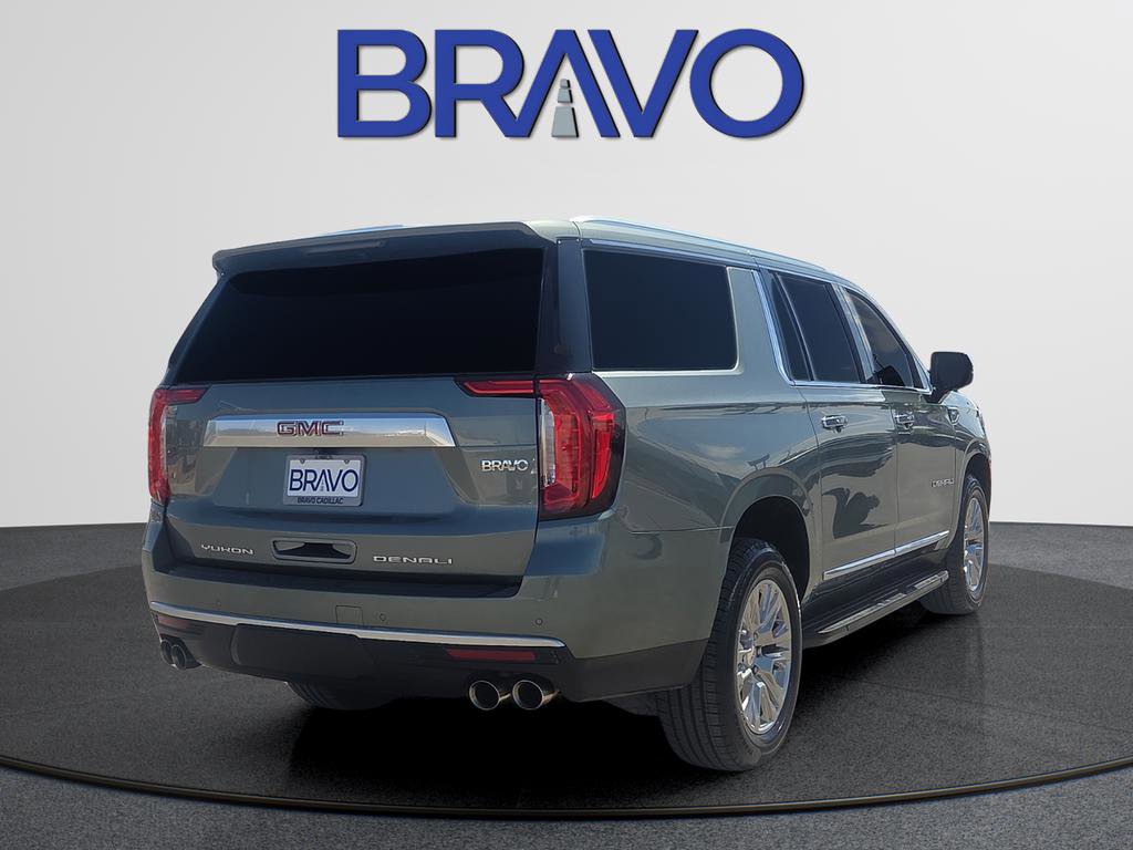 Used 2023 GMC Yukon XL Denali AWD/4WD image 4