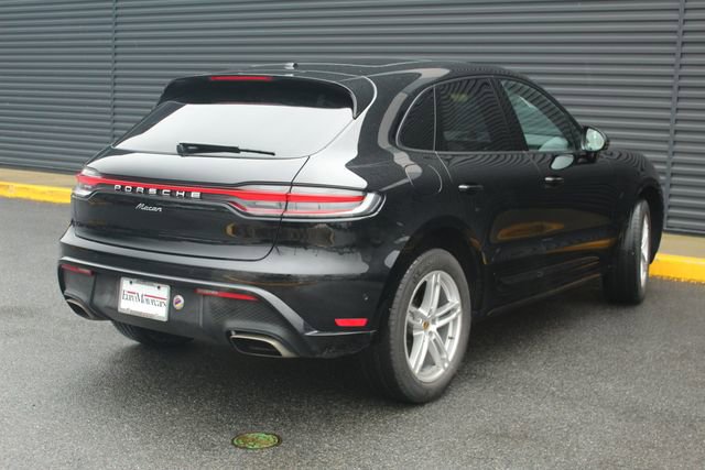 Certified 2025 Porsche Macan image 8