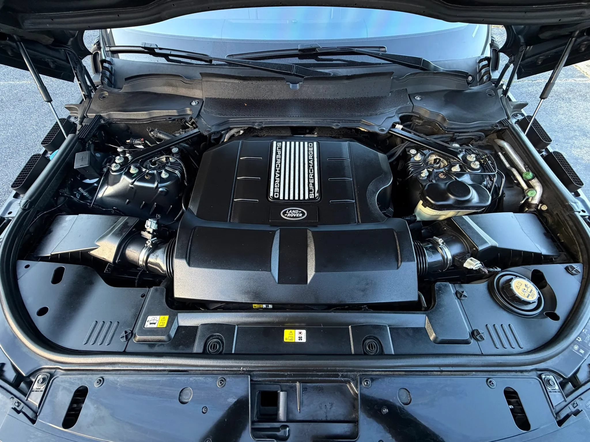 Used 2018 Land Rover Range Rover Supercharged AWD/4WD image 9