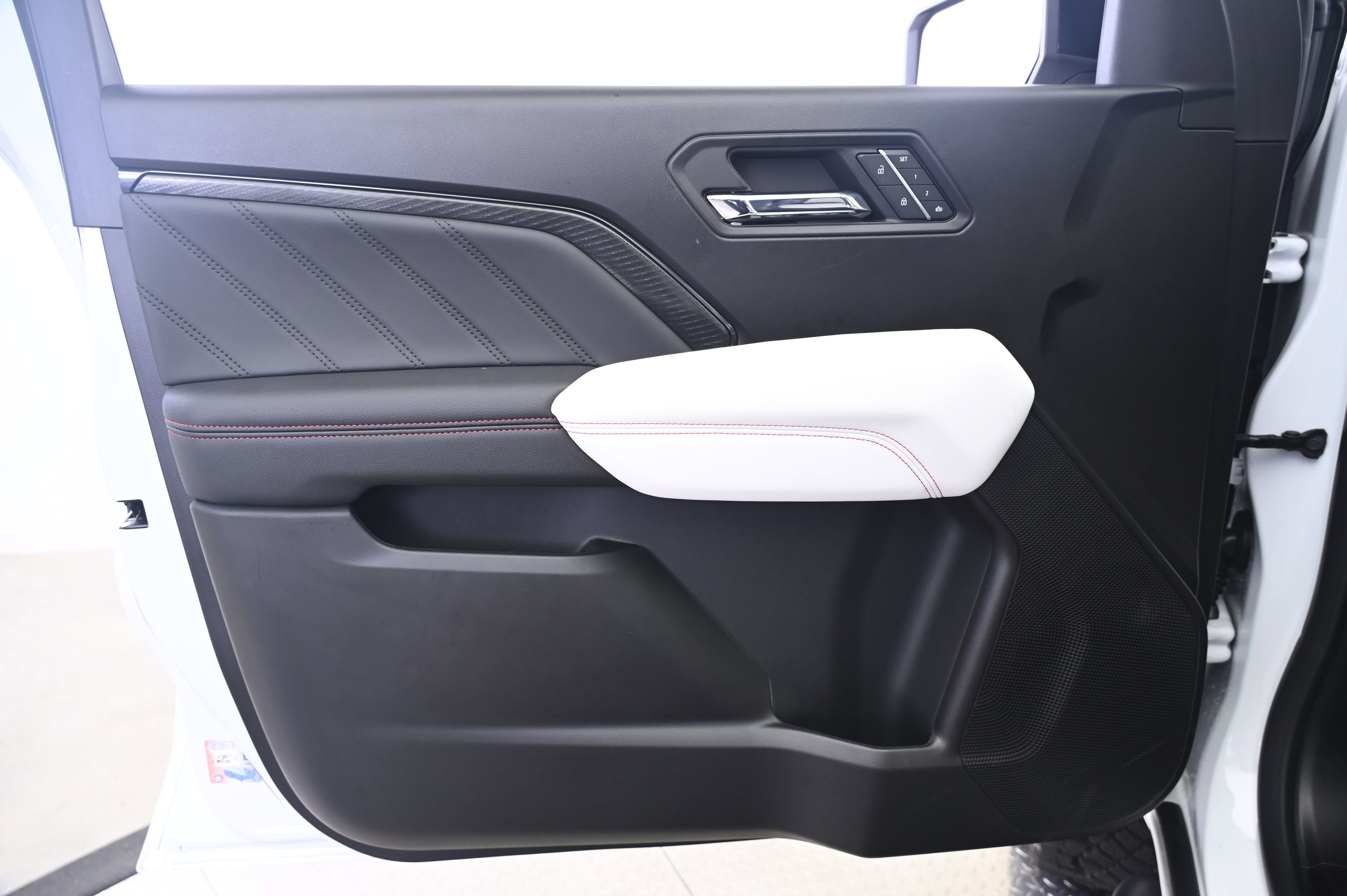 Used 2026 GMC Canyon AT4X image 26
