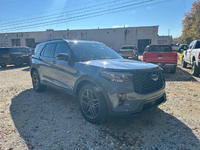 Used 2025 Ford Explorer ST AWD/4WD image 19