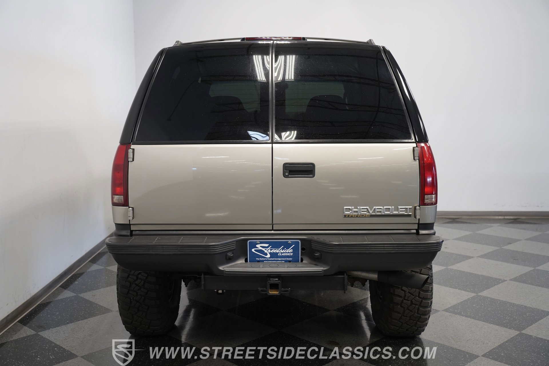 Used 1999 Chevrolet Tahoe 4WD 2-Door w/ Preferred Equipment Group image 10