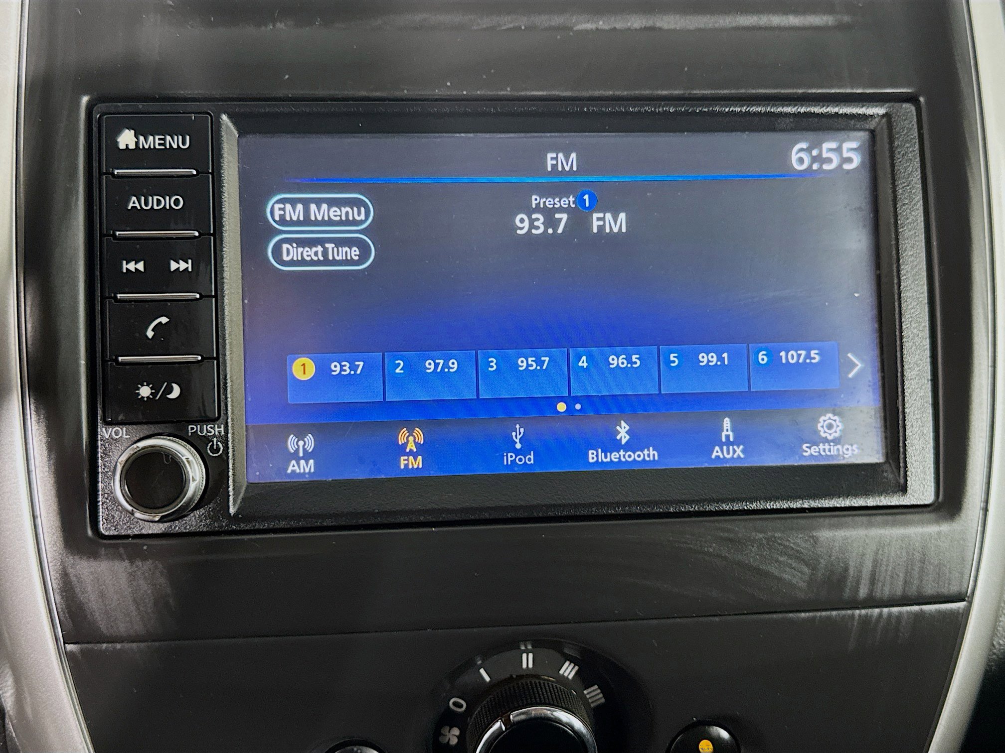 Used 2019 Nissan Versa SV image 17