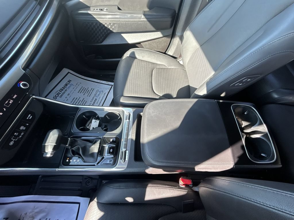 Used 2025 Kia Carnival SX Prestige FWD image 27