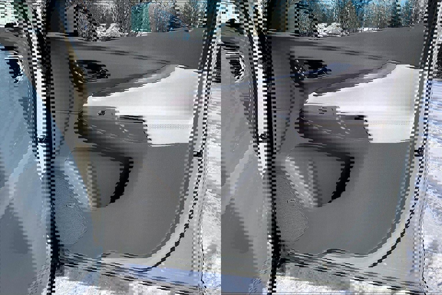 Used 2023 Chevrolet Bolt EUV Premier w/ Sun & Sound Package image 29