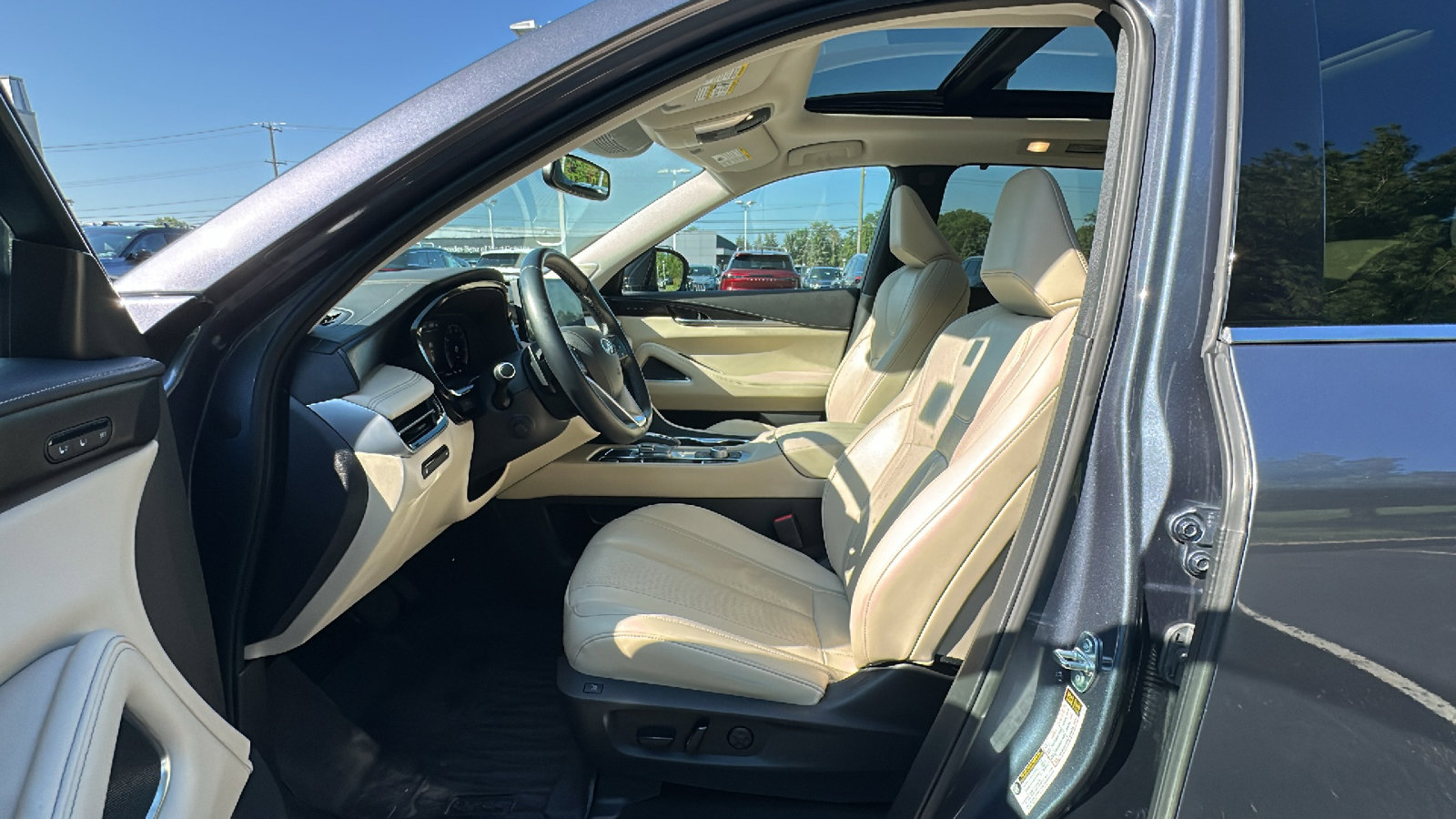 Certified 2022 INFINITI QX60 Sensory w/ Cargo Package AWD/4WD image 12