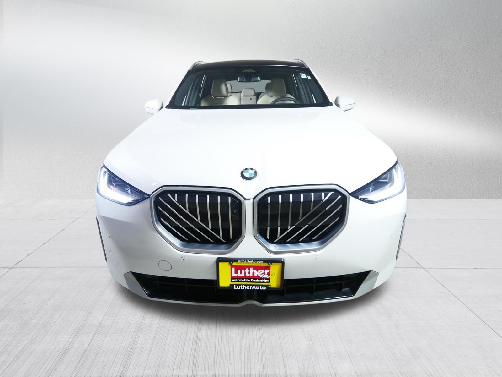Used 2025 BMW X3 xDrive30i w/ Premium Package AWD/4WD image 2