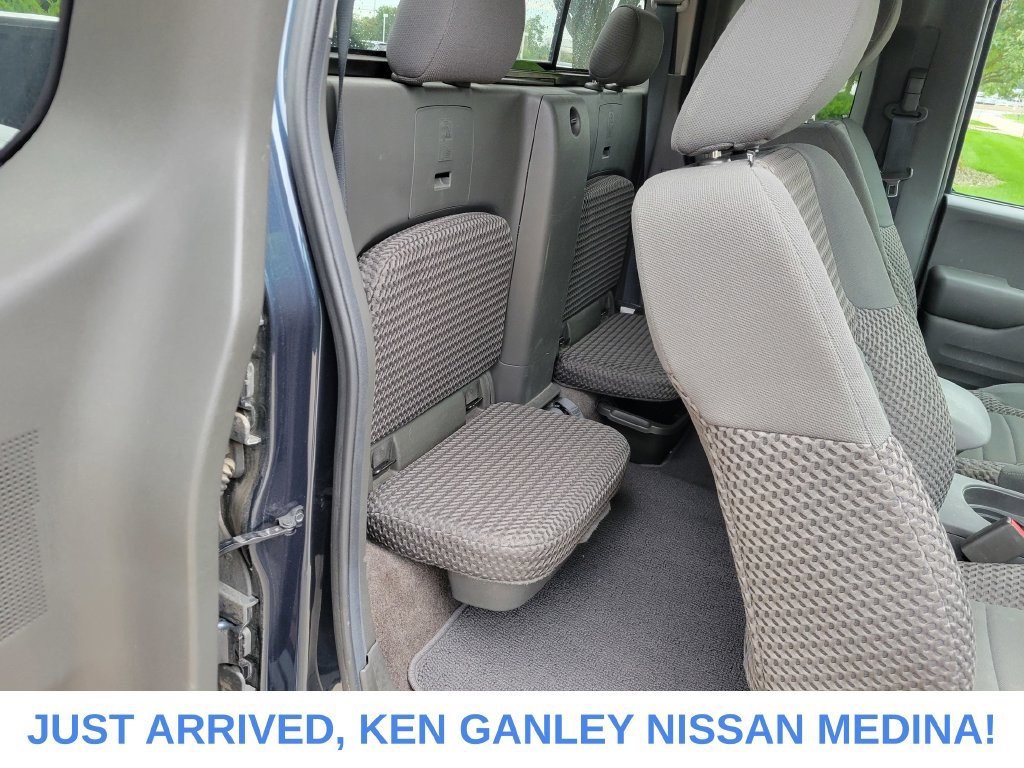 Used 2016 Nissan Frontier SV w/ SV Value Truck Package AWD/4WD image 18