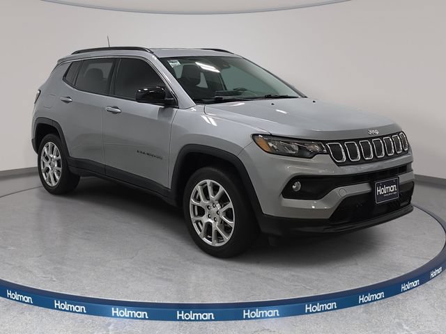 Used 2022 Jeep Compass Latitude AWD/4WD image 4