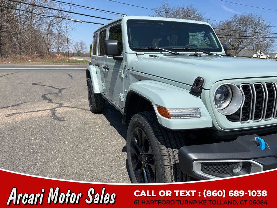 Used 2024 Jeep Wrangler Sahara w/ Safety Group image 10