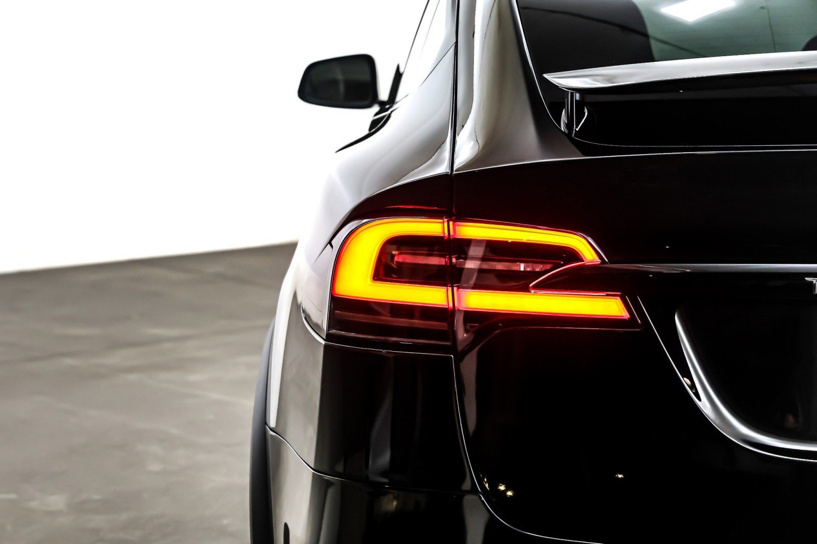 Used 2024 Tesla Model X image 15