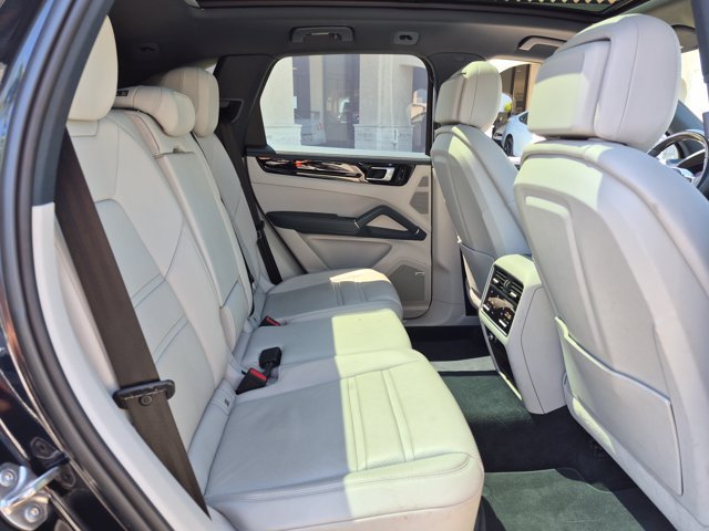 Used 2019 Porsche Cayenne E-Hybrid AWD/4WD image 22