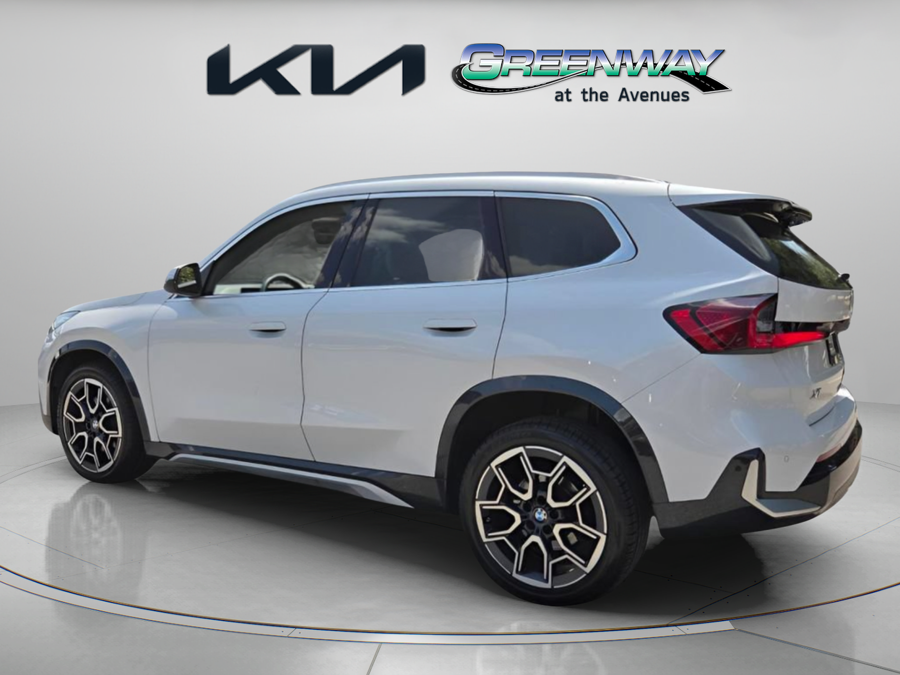 Used 2023 BMW X1 xDrive28i w/ Convenience Package AWD/4WD image 5