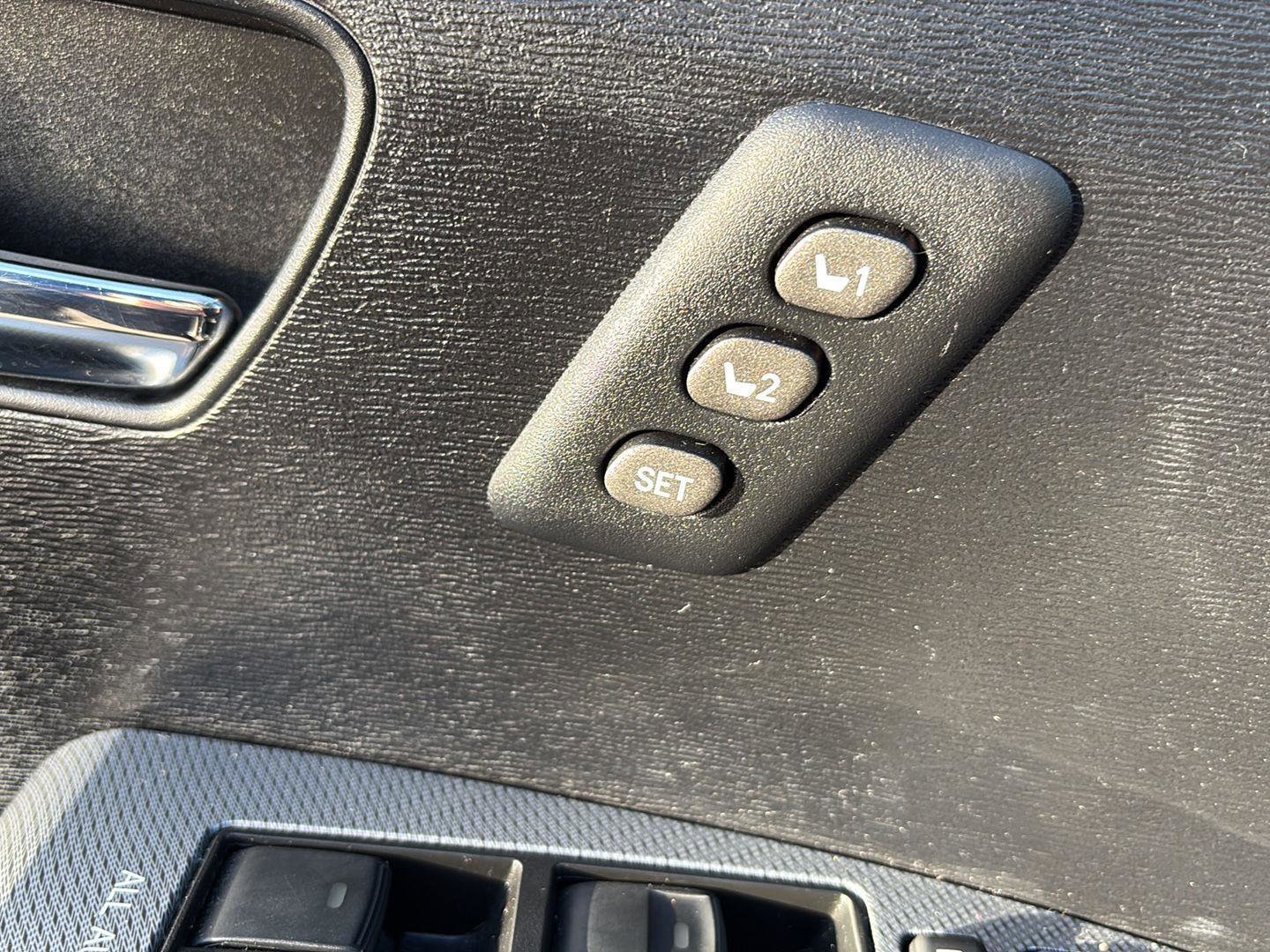 Used 2014 Toyota Venza XLE image 14