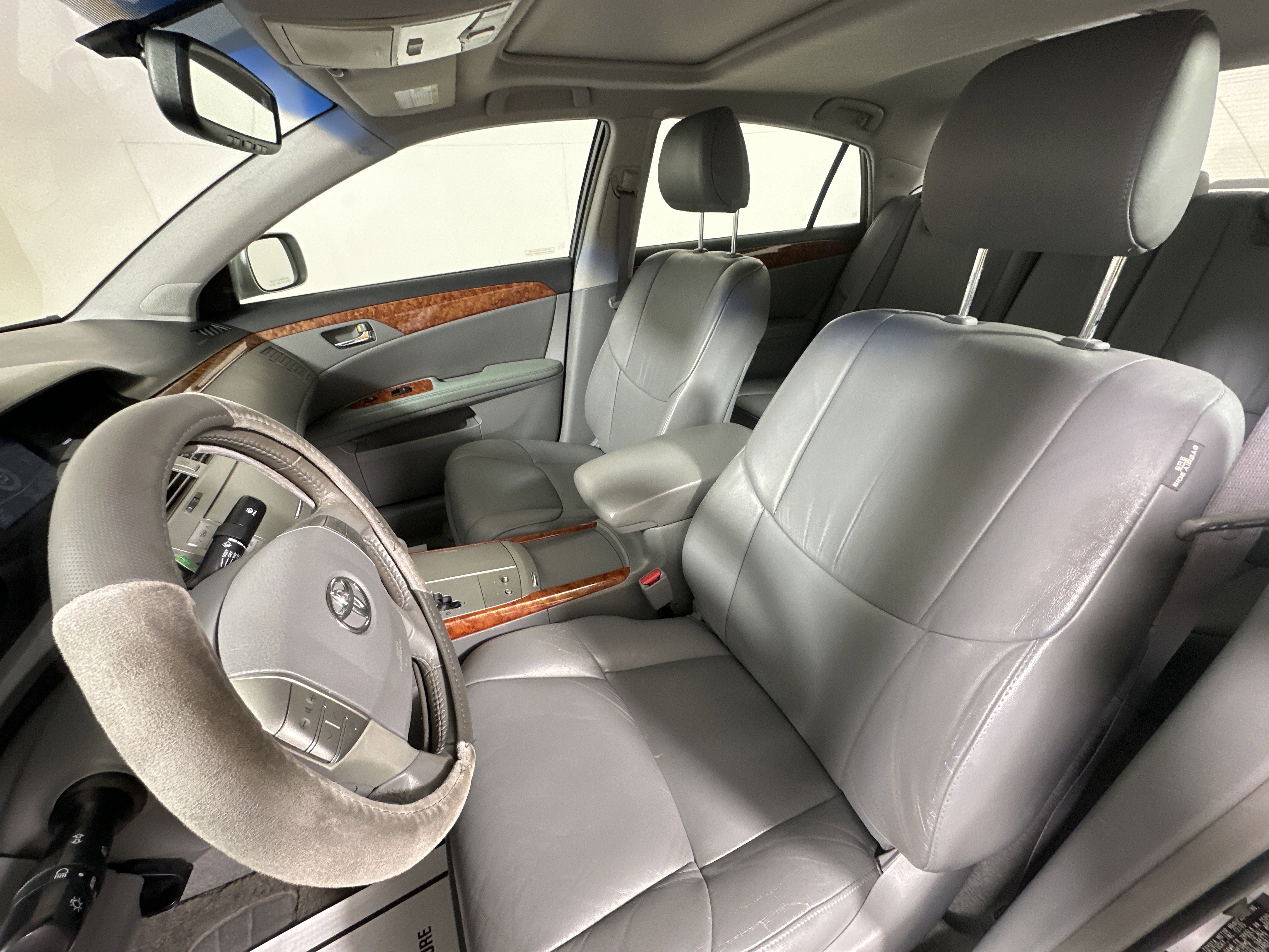 Used 2006 Toyota Avalon XLS image 9