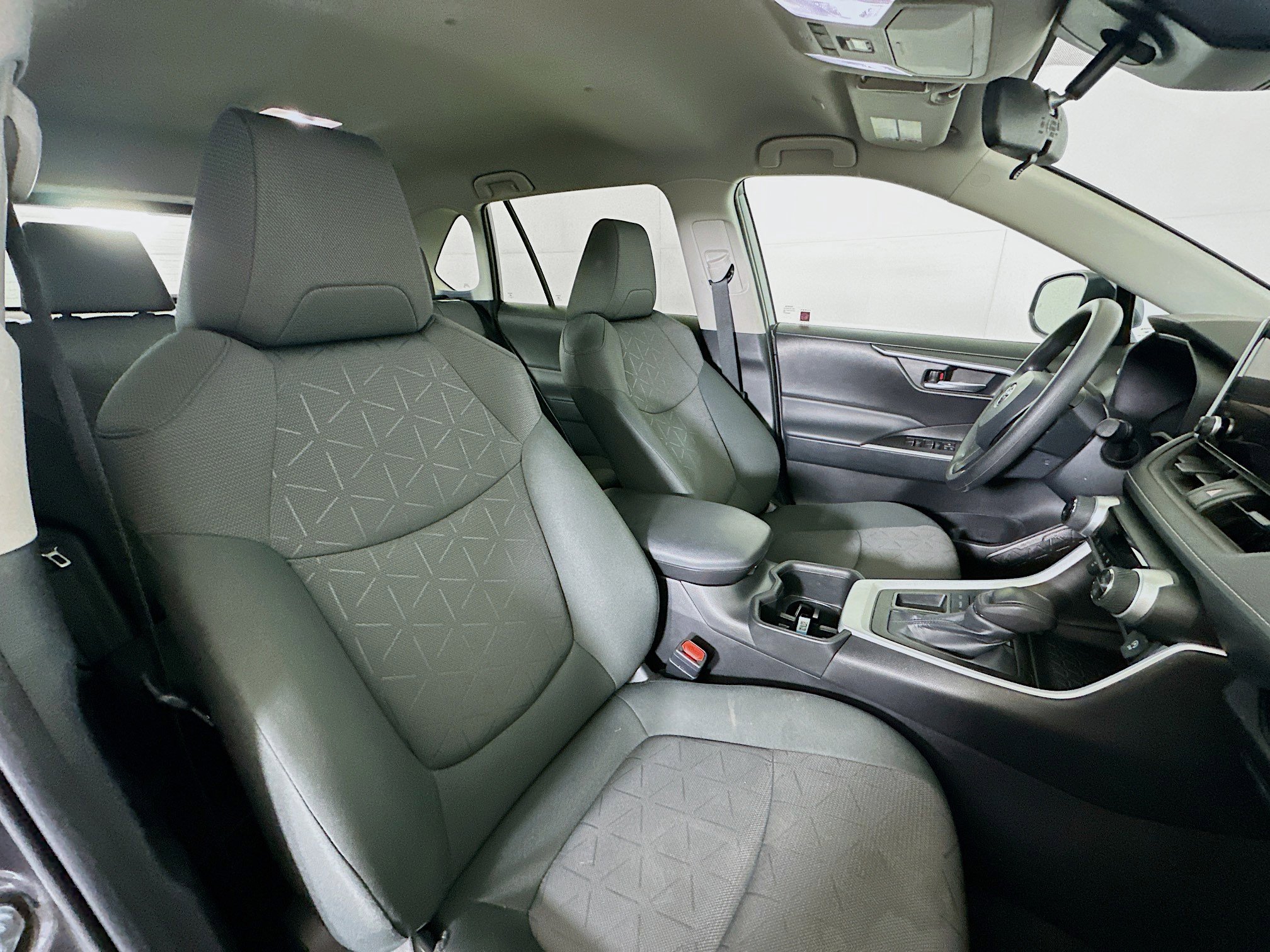 Used 2024 Toyota RAV4 XLE image 31