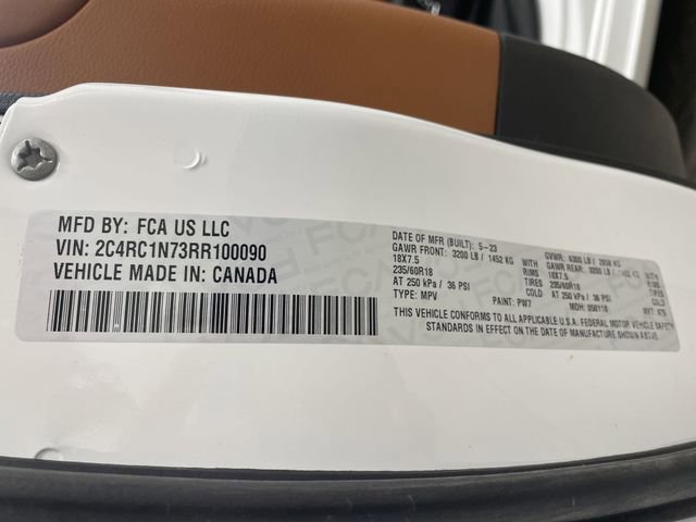 Used 2024 Chrysler Pacifica Pinnacle image 46