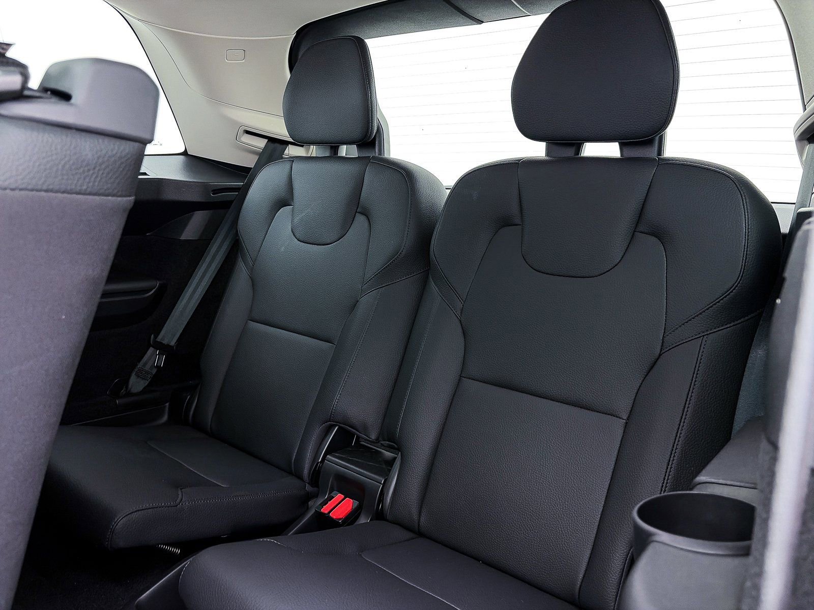 Used 2024 Volvo XC90 B6 Plus w/ Protection Package Premier image 40