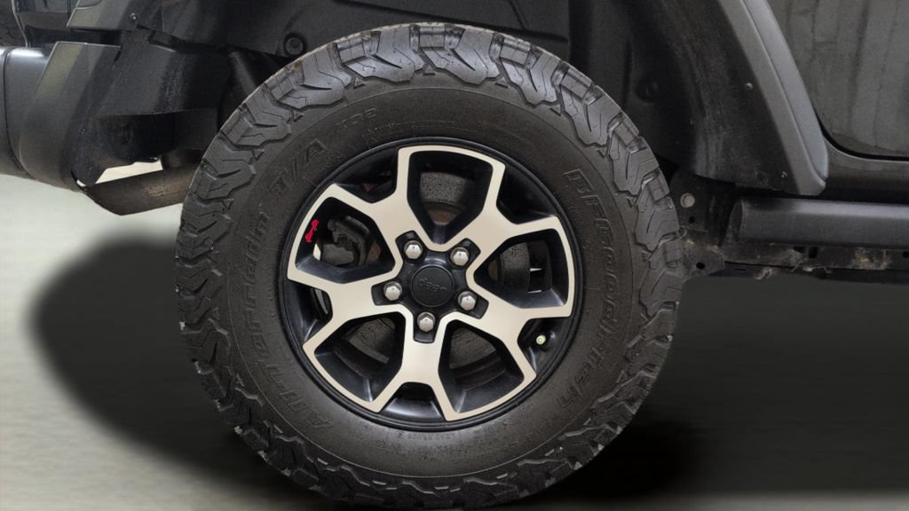Used 2023 Jeep Wrangler Unlimited Rubicon w/ Dual Top Group AWD/4WD image 26