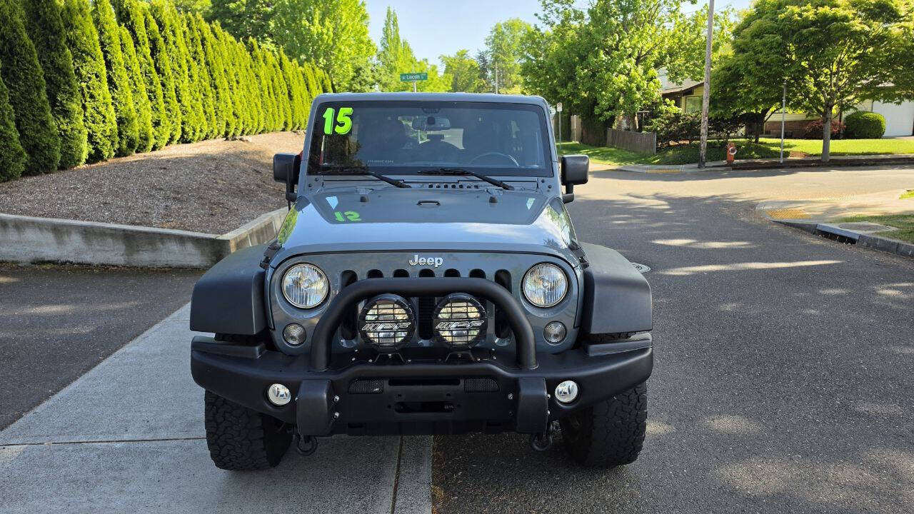 Used 2015 Jeep Wrangler Unlimited Rubicon w/ Connectivity Group AWD/4WD image 2