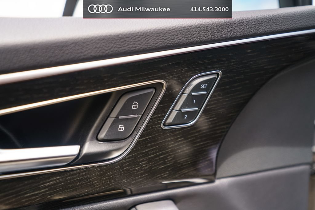 Used 2023 Audi Q7 3.0T Prestige w/ Prestige Package AWD/4WD image 20