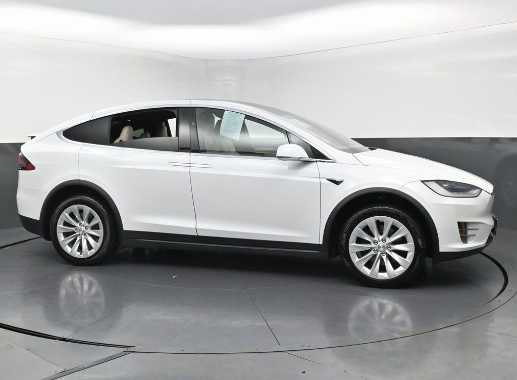 Used 2021 Tesla Model X Long Range image 5
