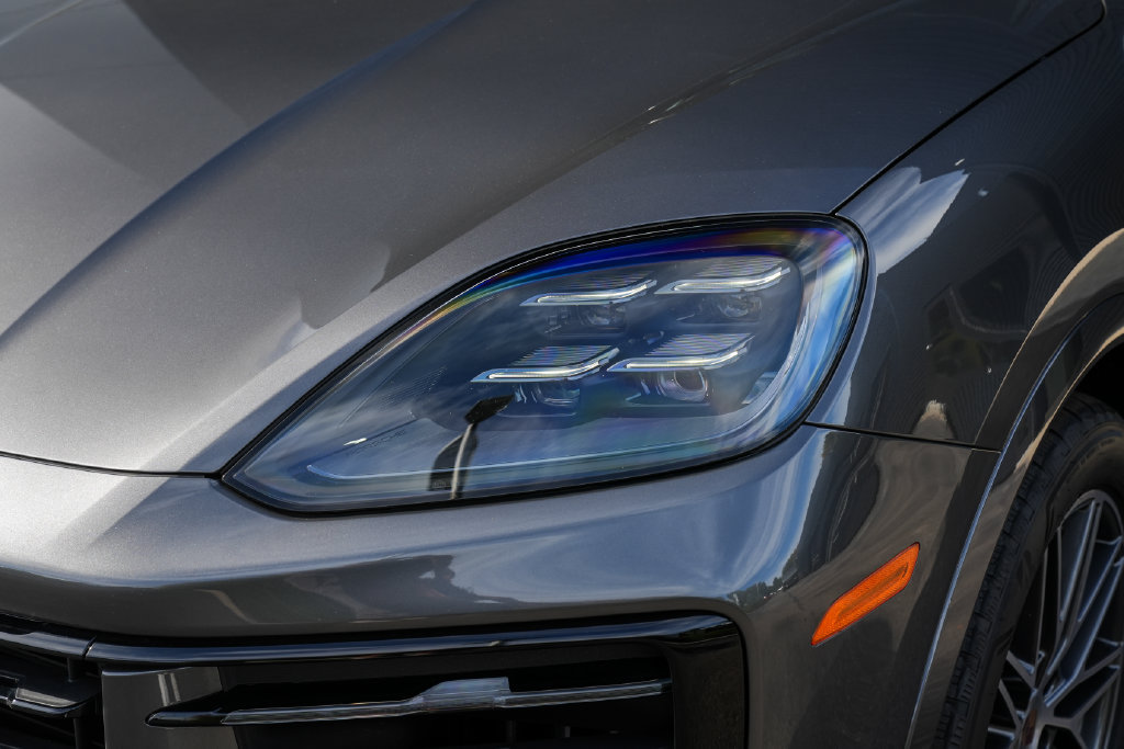 Certified 2026 Porsche Cayenne AWD/4WD image 7