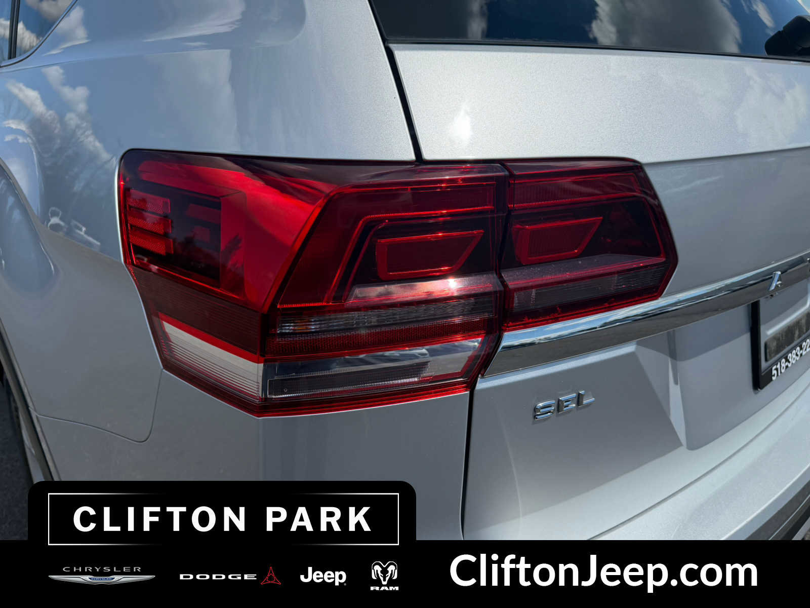 Used 2018 Volkswagen Atlas SEL AWD/4WD image 7