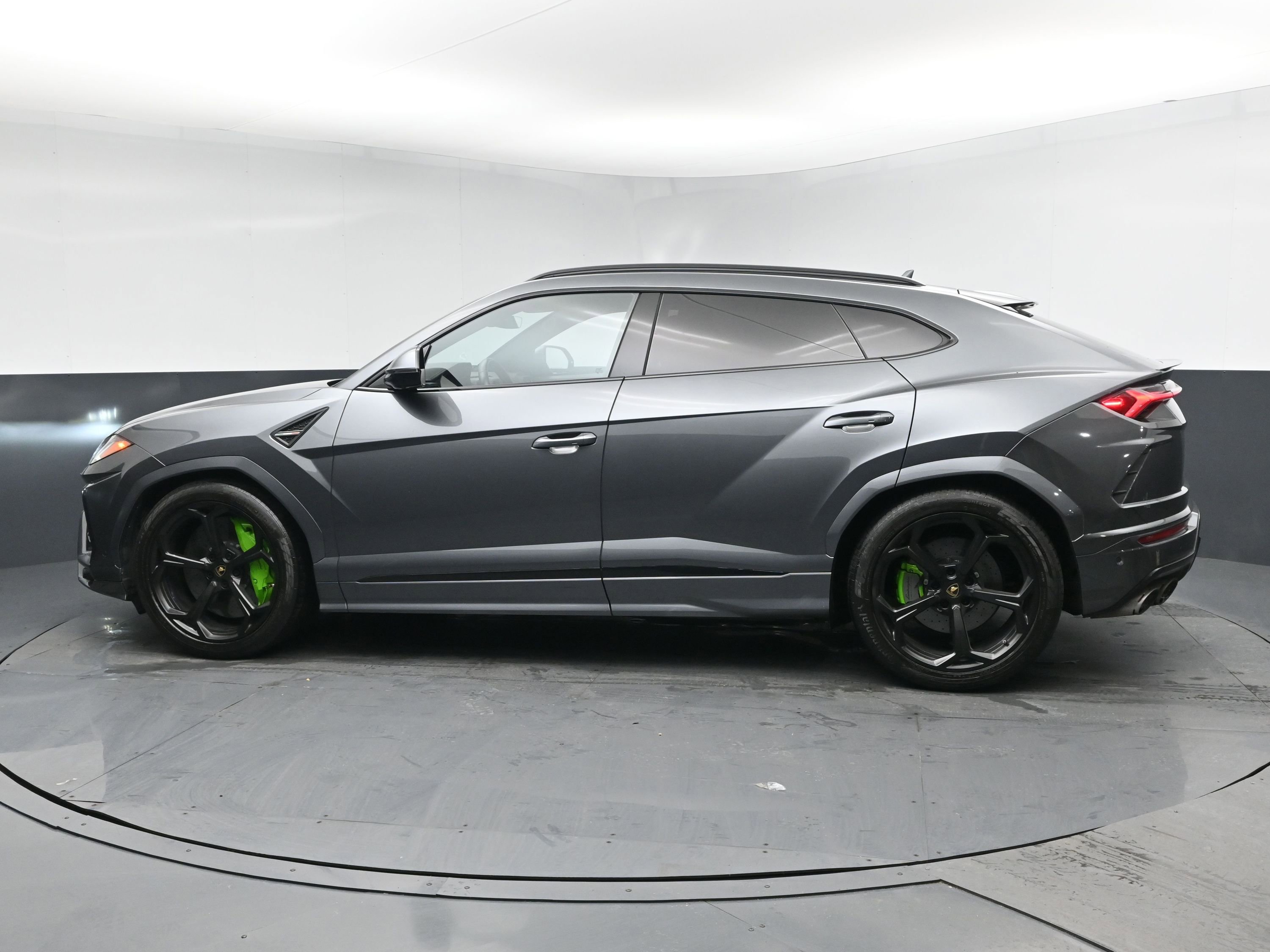 Used 2020 Lamborghini Urus image 4