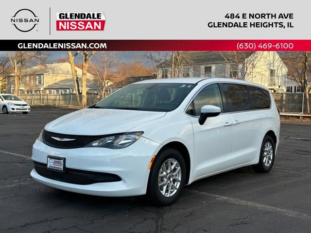 Used 2022 Chrysler Voyager LX FWD image 1